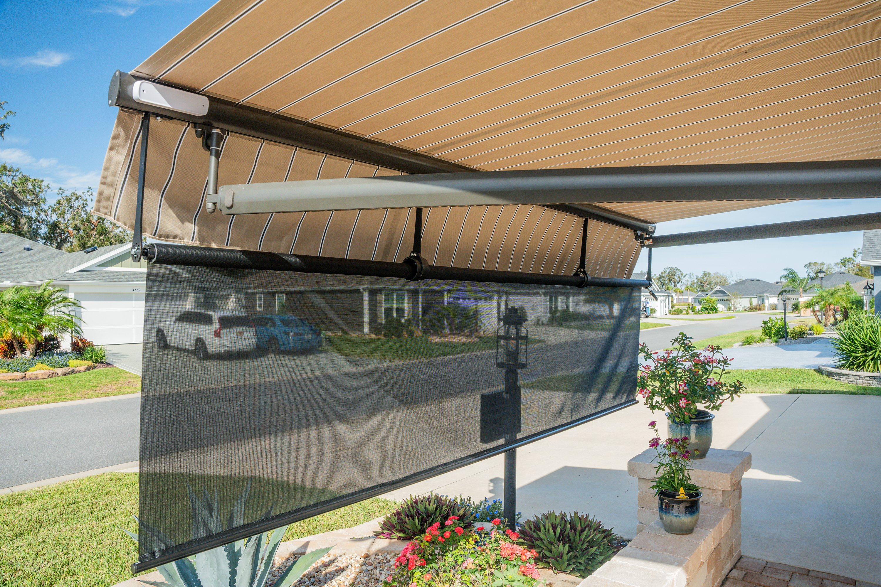 Awning Crossarm Bronze Housing Putty Regimental Fabric Extended Front Screen Wind Sensor