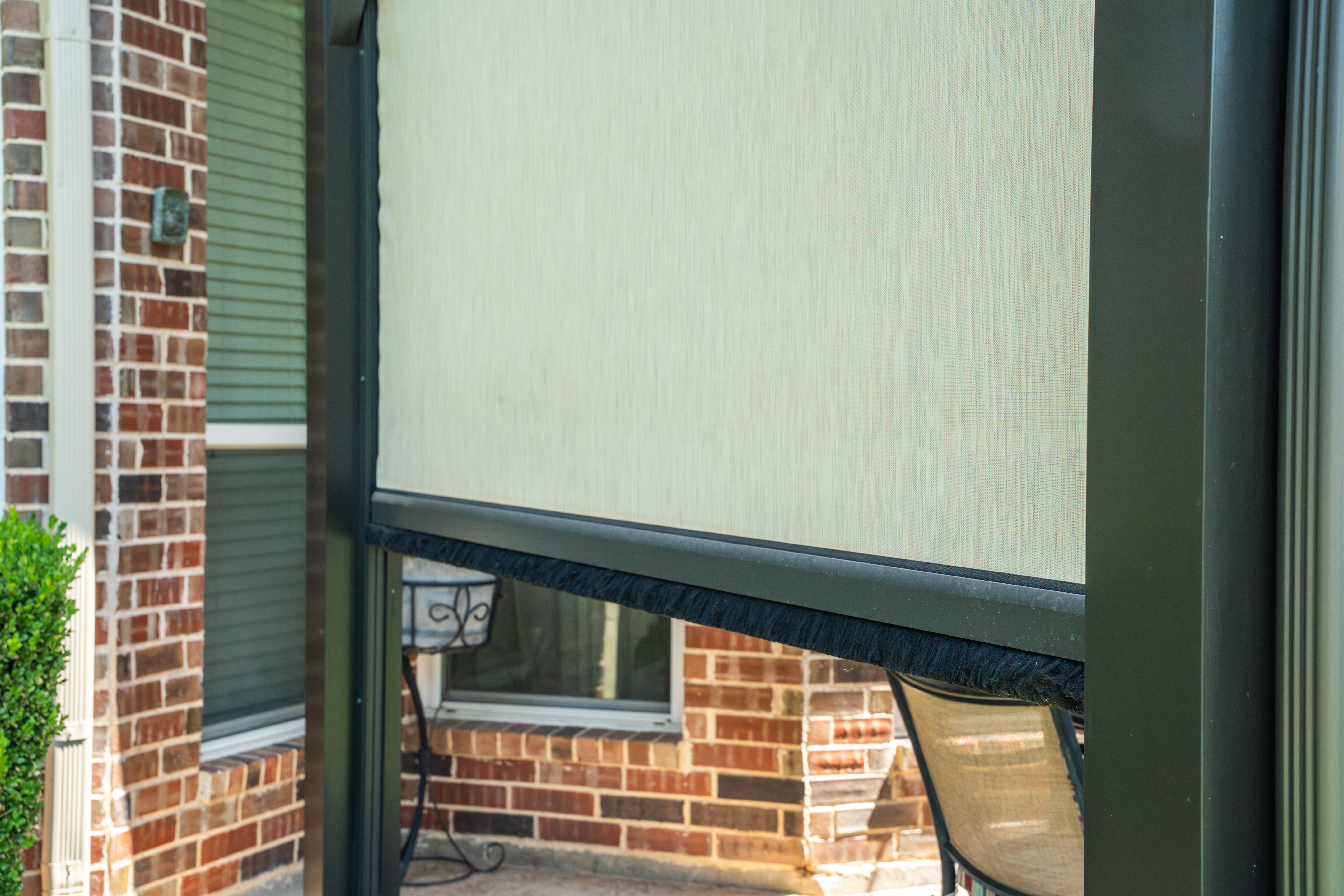 Residential Solar Screens Pergola Enclosure Patio Closeup View 2